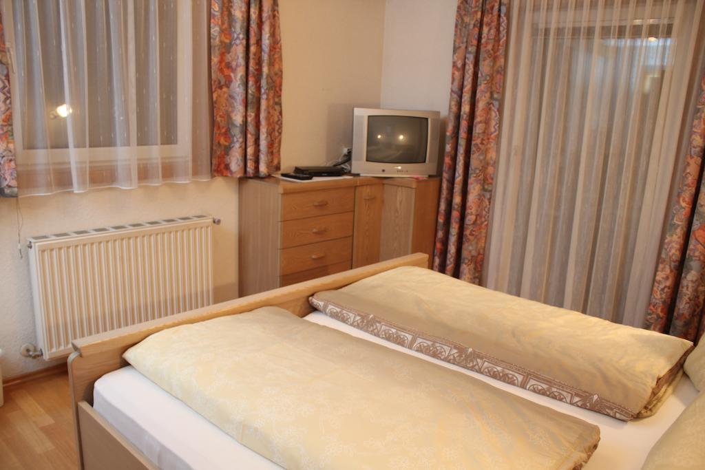 Ferienwohnung Haus Familie Steiner Matrei in Osttirol Zimmer foto